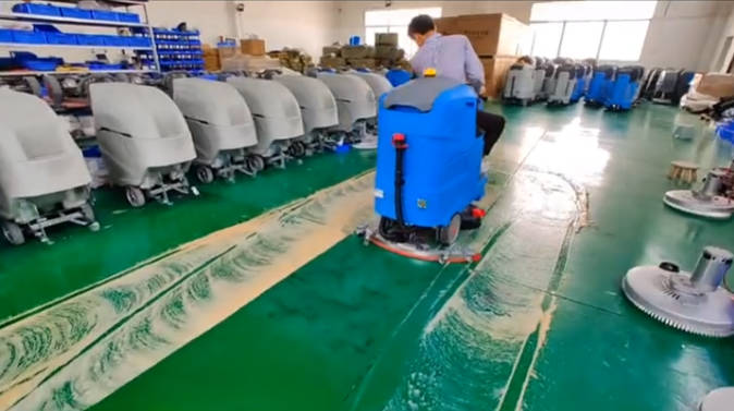 泰州2023年还在用人工的物业保洁不妨试试洗地机吧